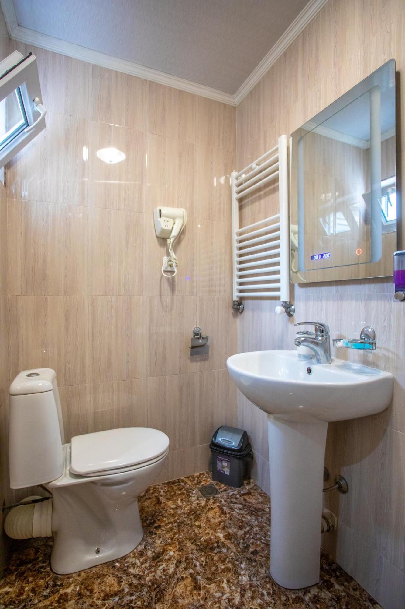 Hotel Mkudro Кутаиси Экстерьер фото